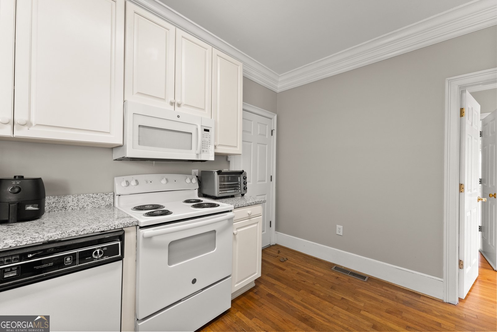 592 Main Street Cornelia - Photo 12