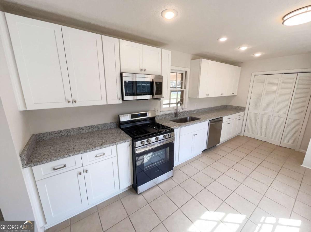 6439 Shore Drive Douglasville - Photo 6