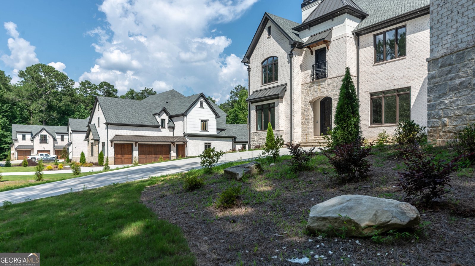 10745 Shallowford Road Roswell - Photo 8