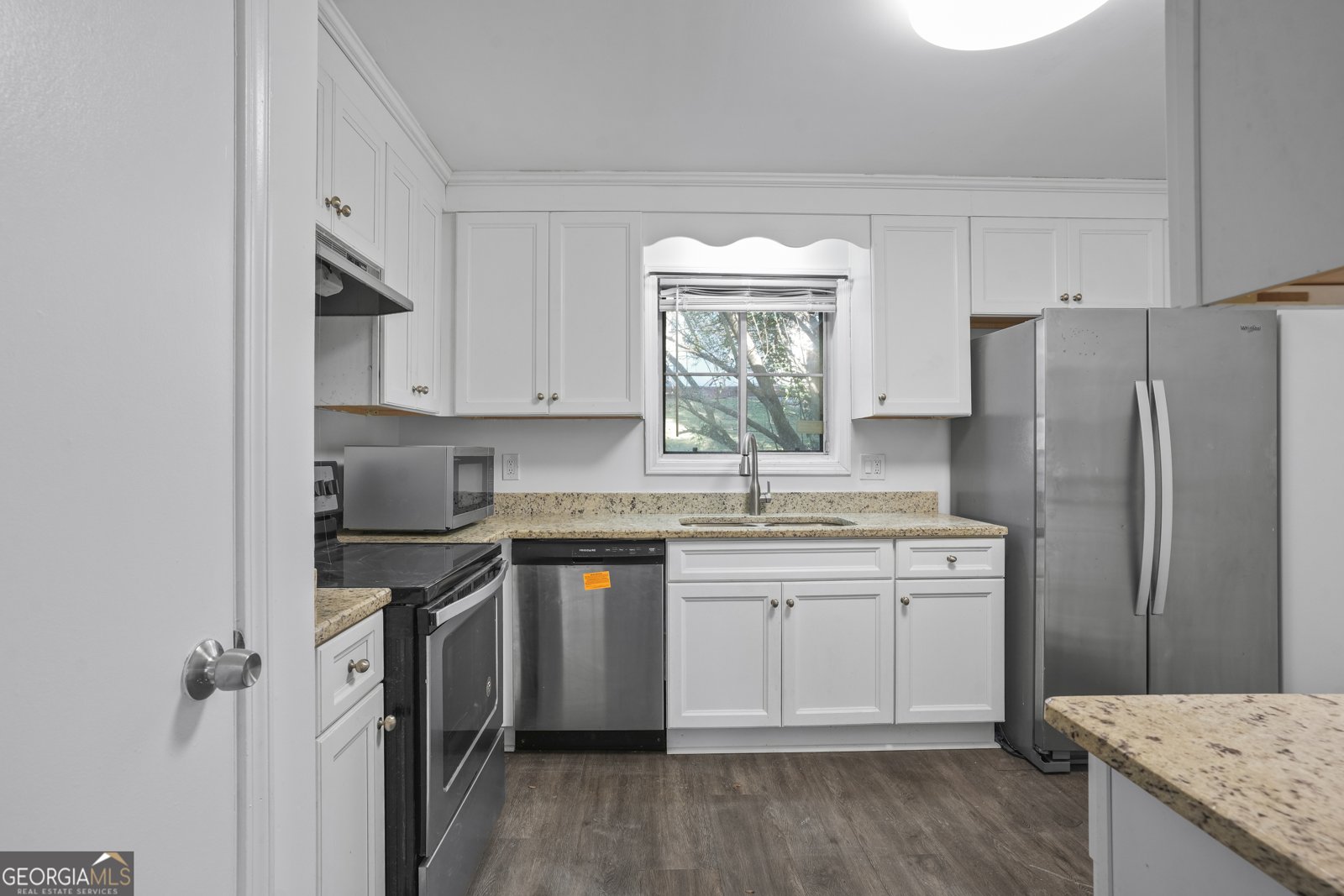 5809 Oakleaf Way Stone Mountain - Photo 11