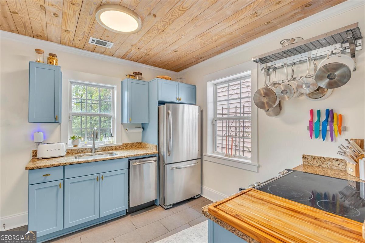 531 31st Street Savannah - Photo 11