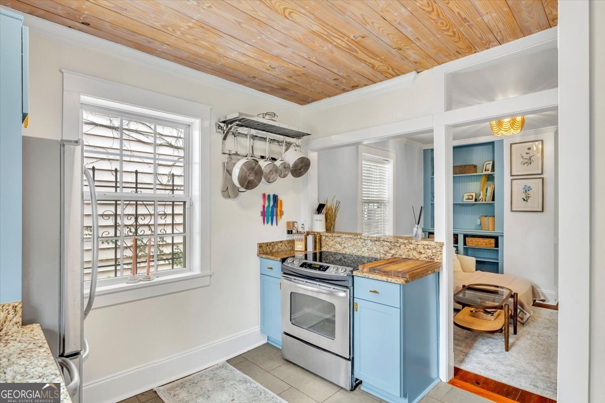 531 31st Street Savannah - Photo 12