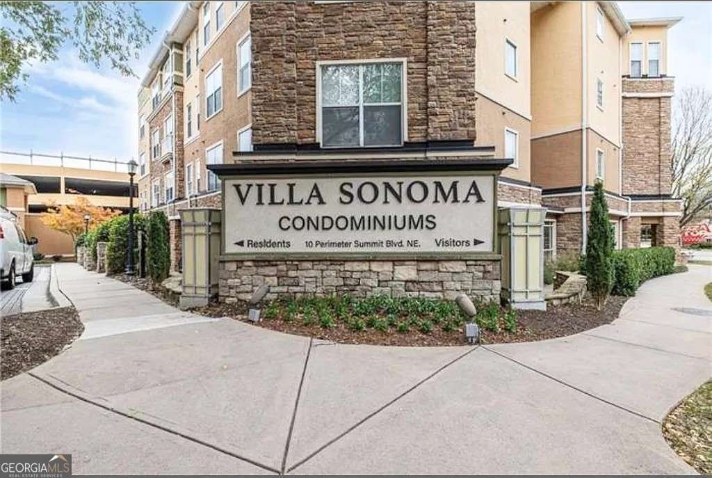 10 Perimeter Summit Boulevard Atlanta - Photo 1