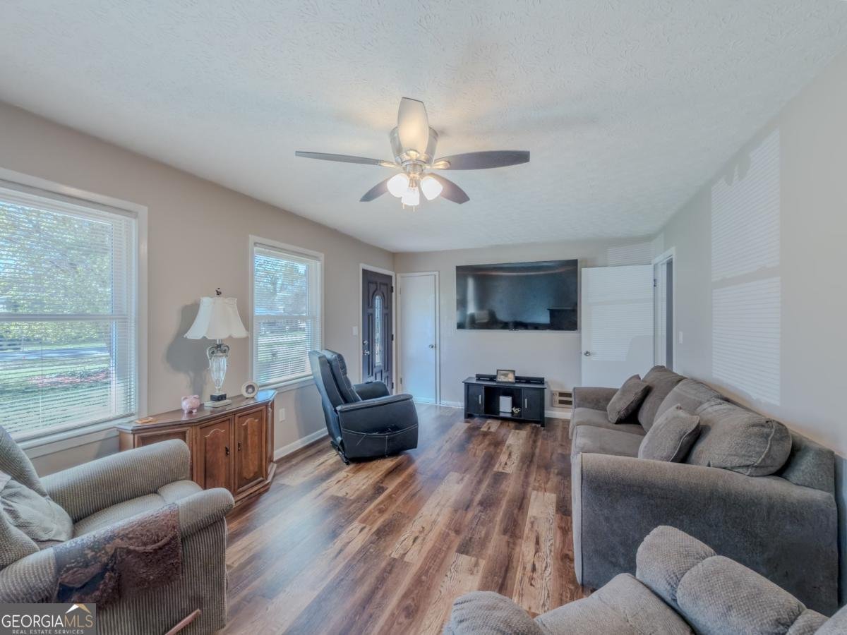 324 Broad Street Winder - Photo 8