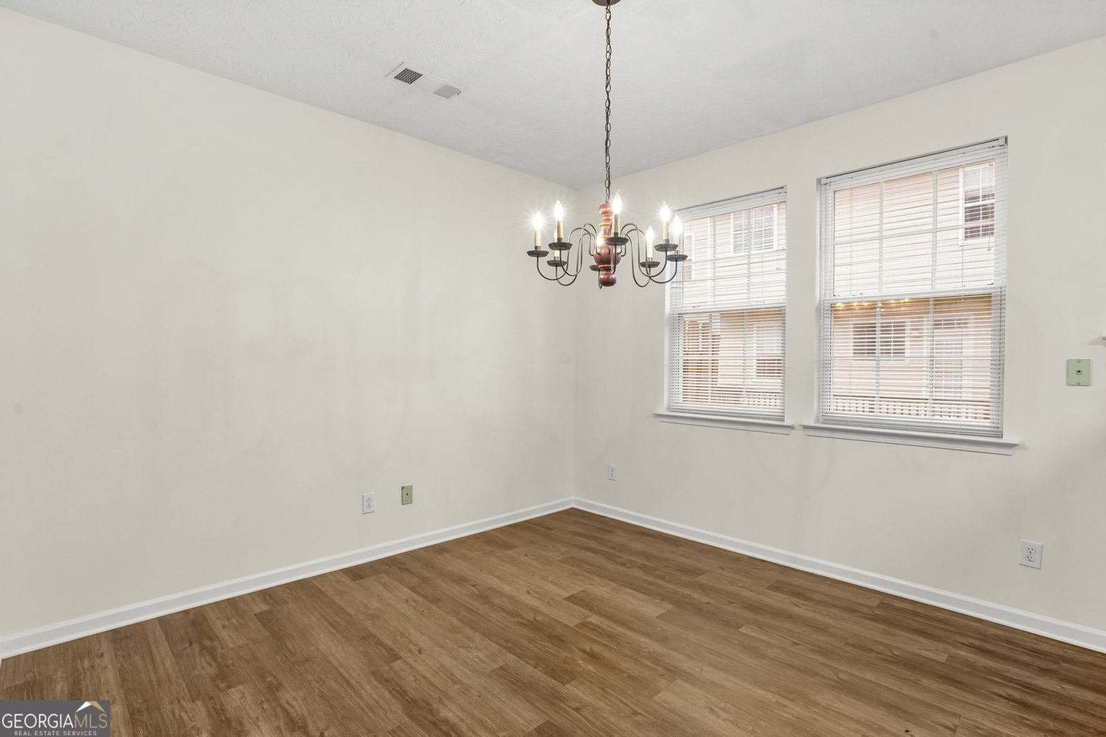 206 Village Square Drive Woodstock - Photo 14