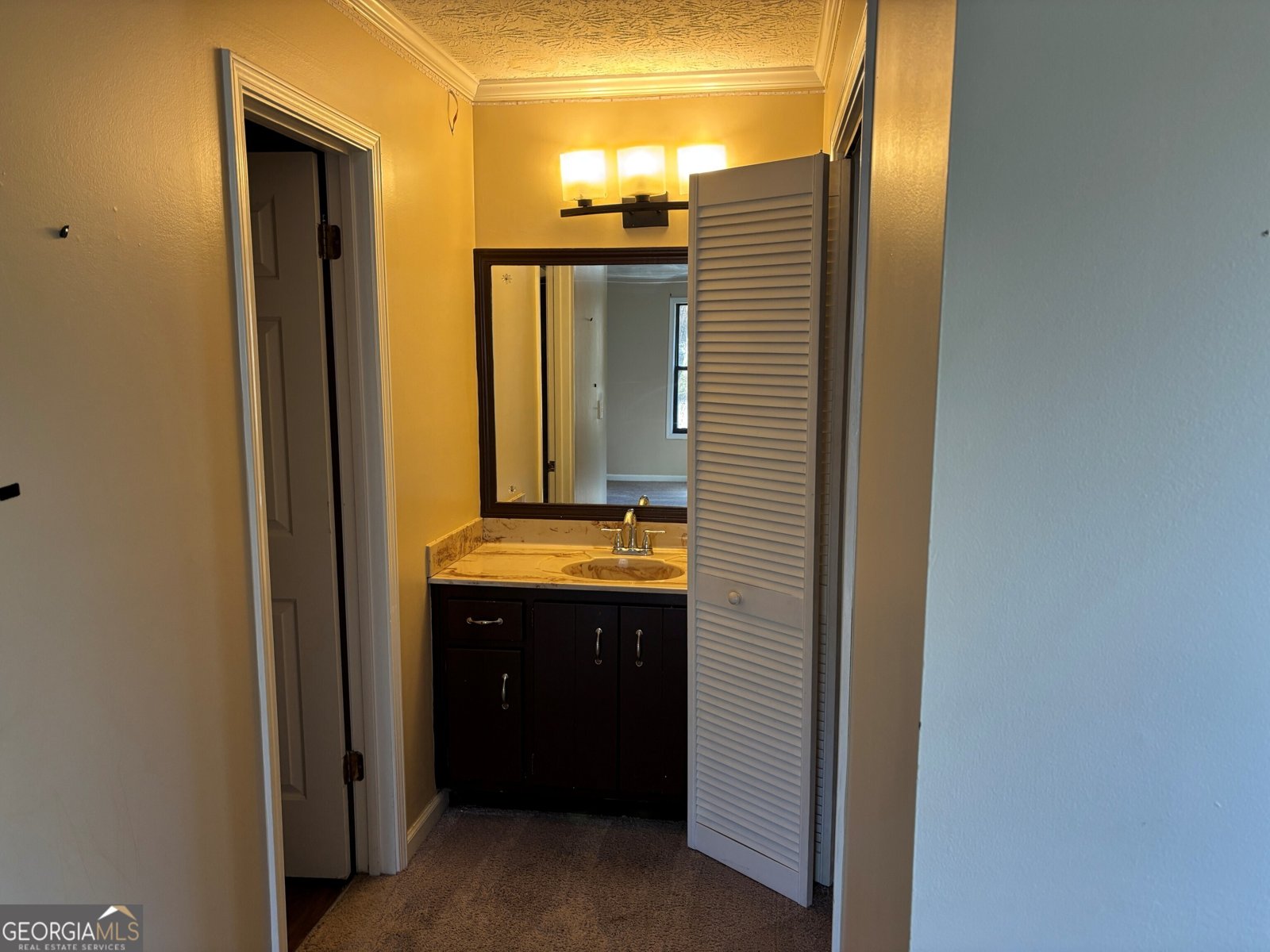 136 Creekview Drive Woodstock - Photo 6