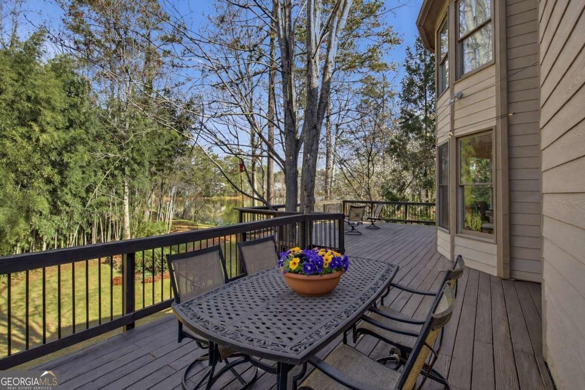 1021 Fairecroft Court Suwanee - Photo 12