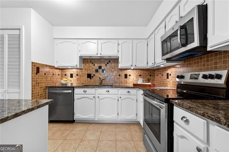 4590 VILLAGE OAKS Circle Dunwoody - Photo 12