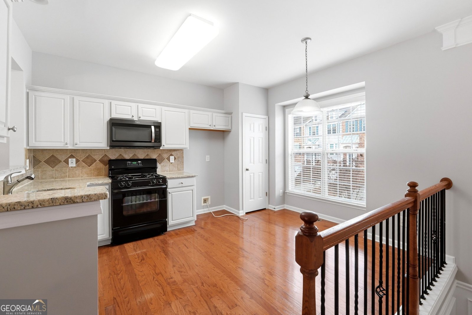 1334 Thornborough Drive Alpharetta - Photo 10