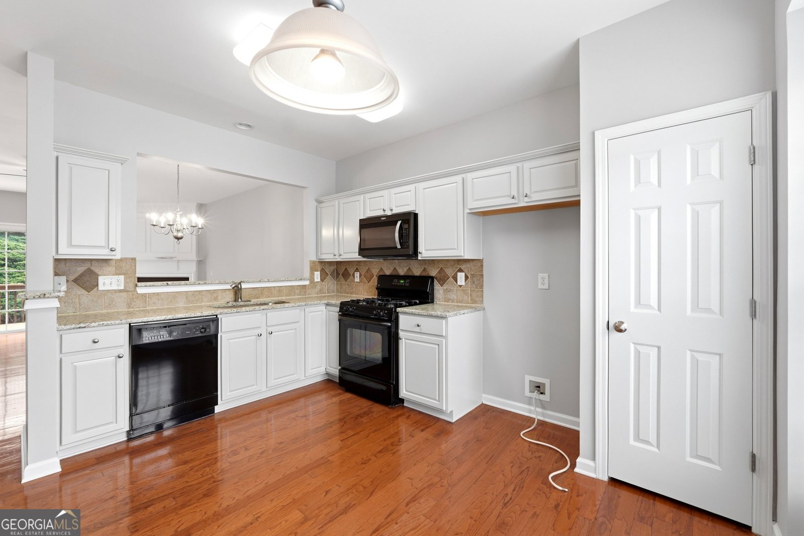 1334 Thornborough Drive Alpharetta - Photo 11