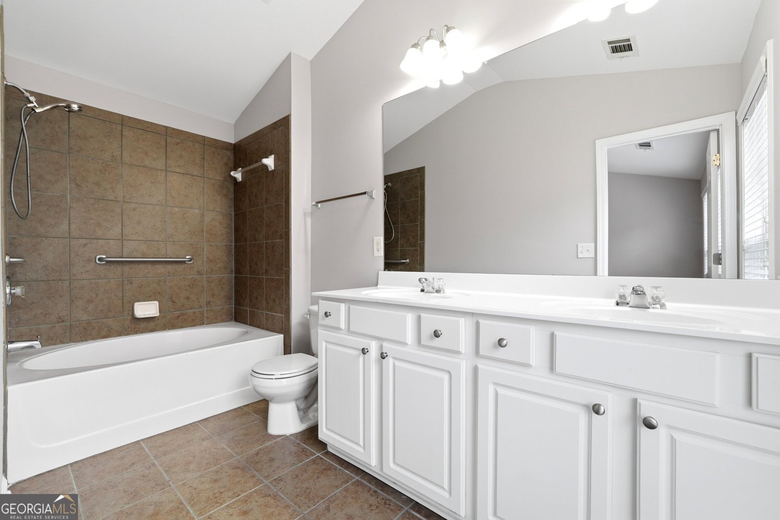 1334 Thornborough Drive Alpharetta - Photo 17