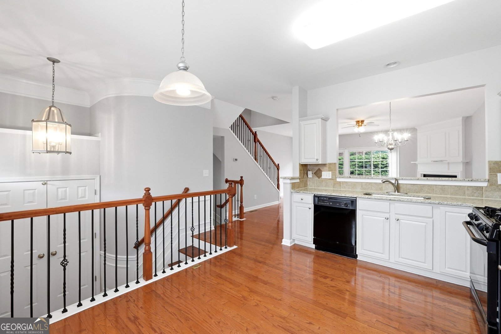 1334 Thornborough Drive Alpharetta - Photo 9
