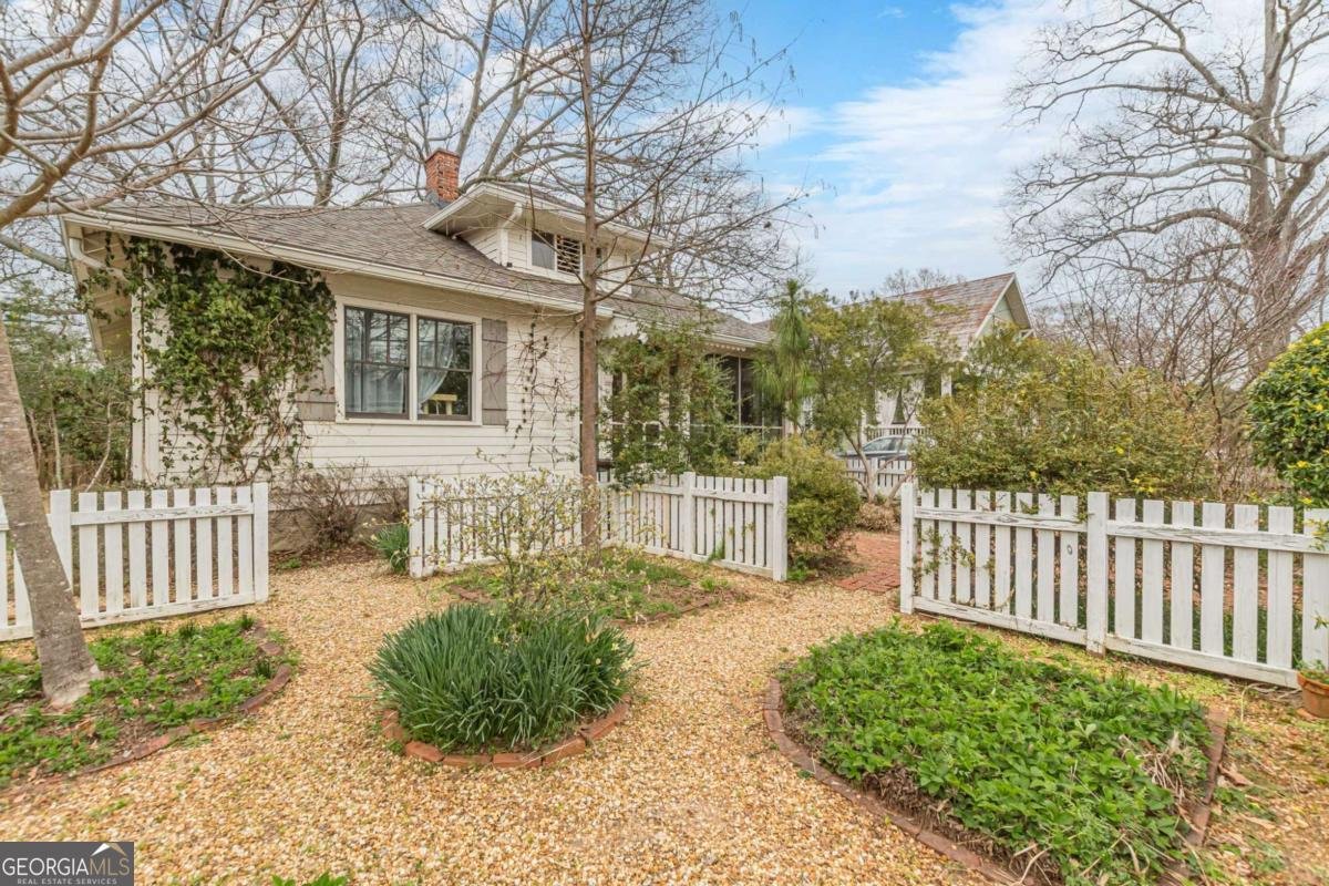 1773 Dorsey Avenue East Point - Photo 1