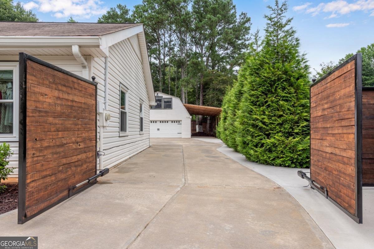 195 Thistlewood Lane Roswell - Photo 8