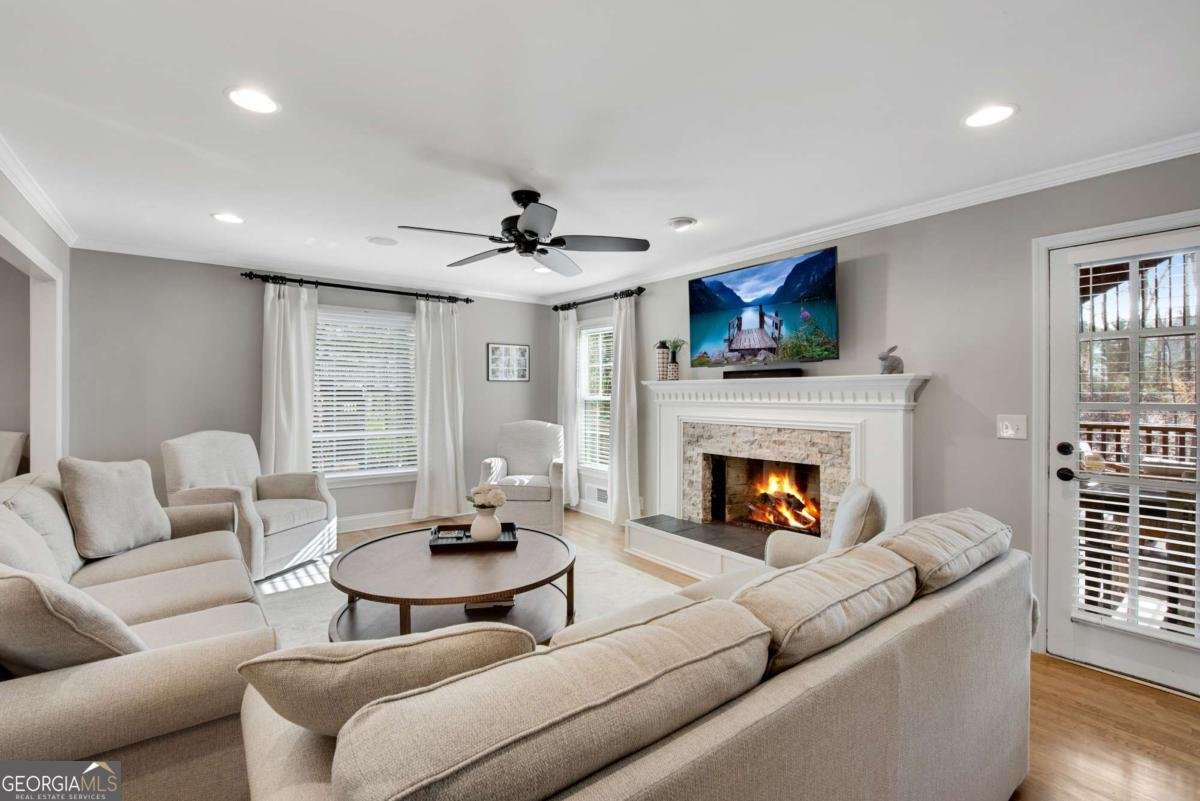 4142 Barberry Drive Roswell - Photo 9