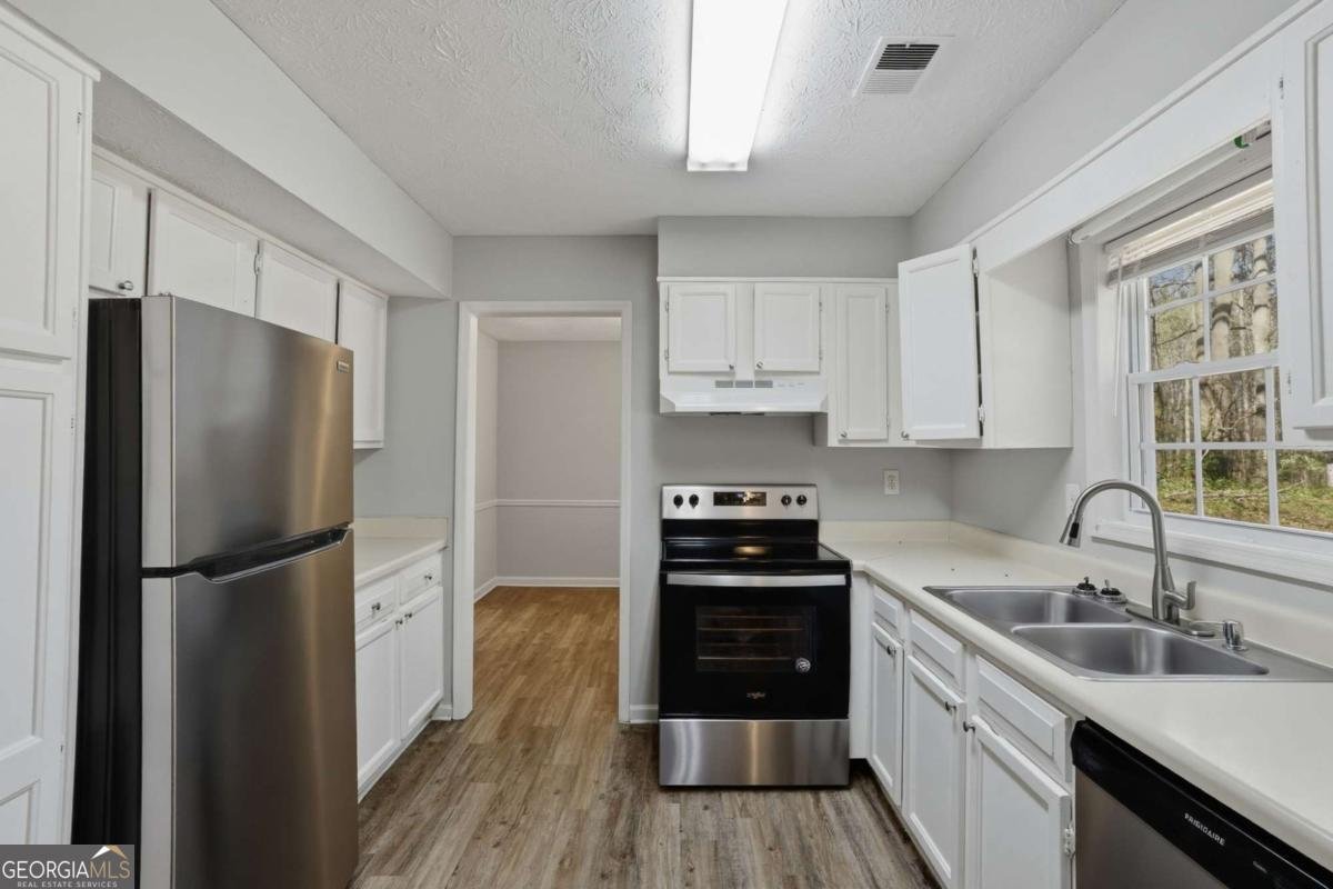 40 Lake Court Stockbridge - Photo 6