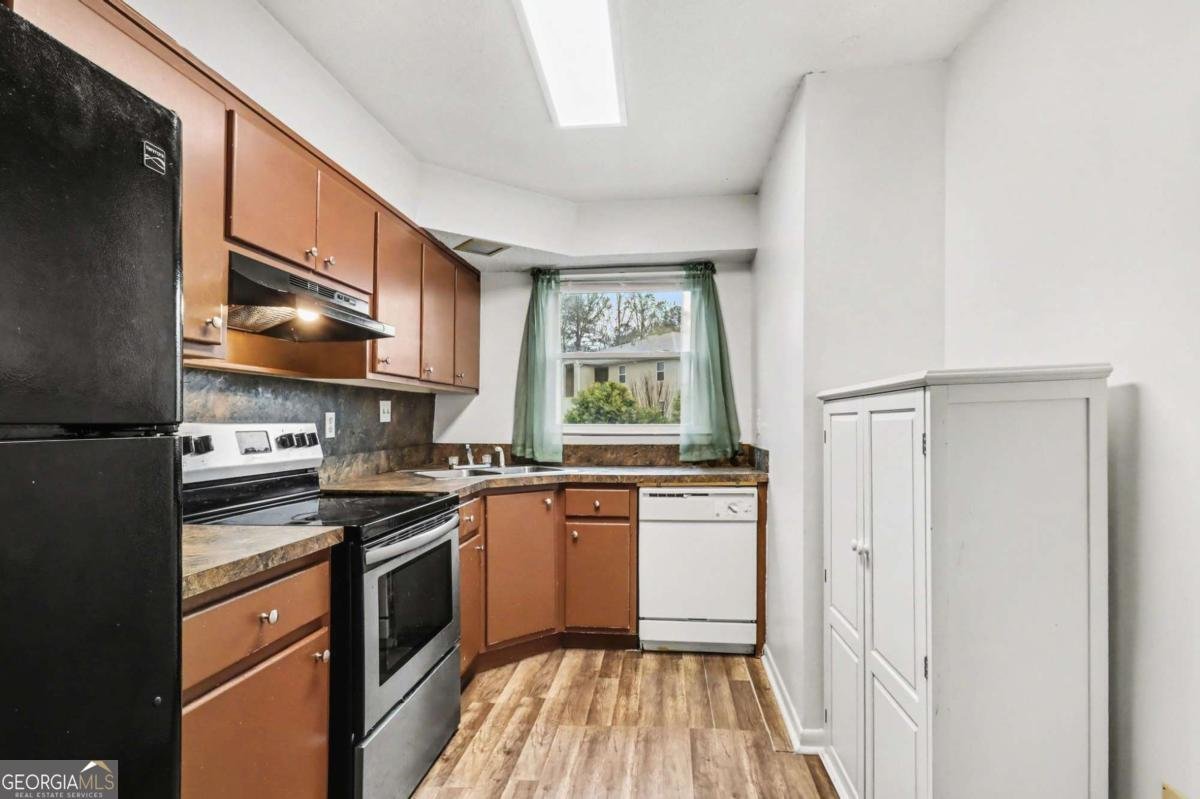 2060 Kings Gate Circle Snellville - Photo 11