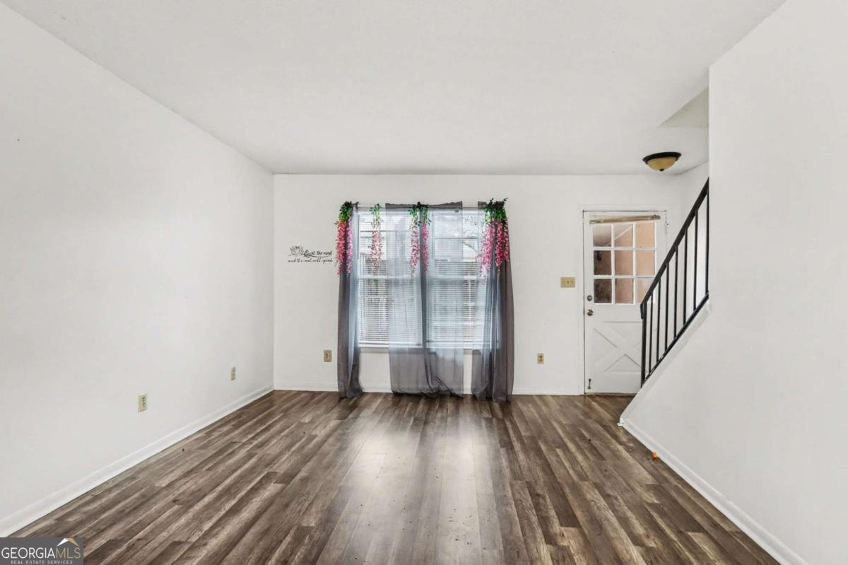 2060 Kings Gate Circle Snellville - Photo 8