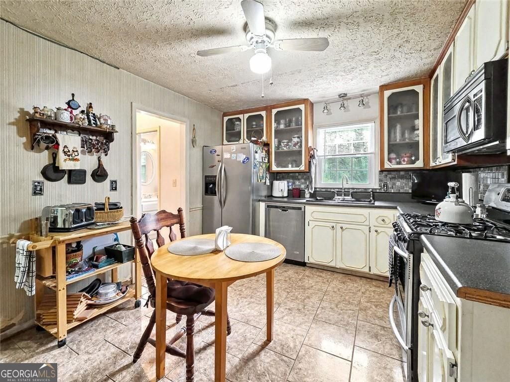 411 Harbor Way Woodstock - Photo 12