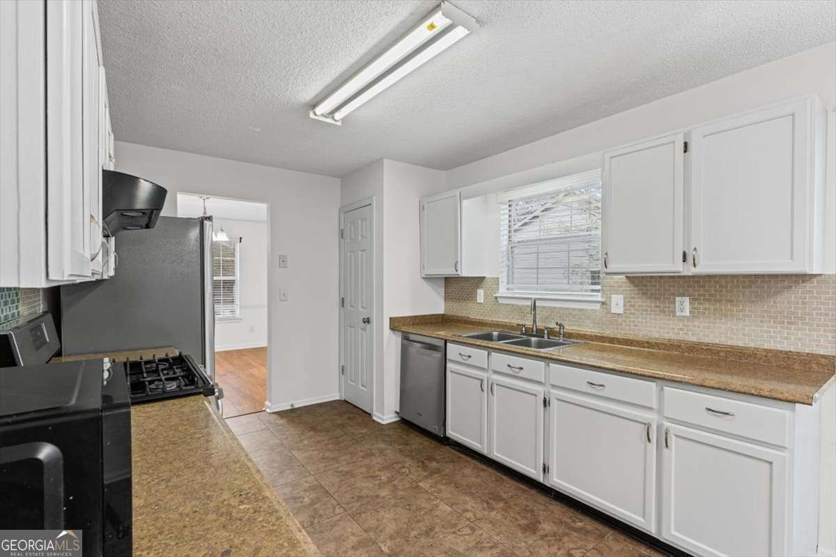 2242 Rocksram Court Buford - Photo 18