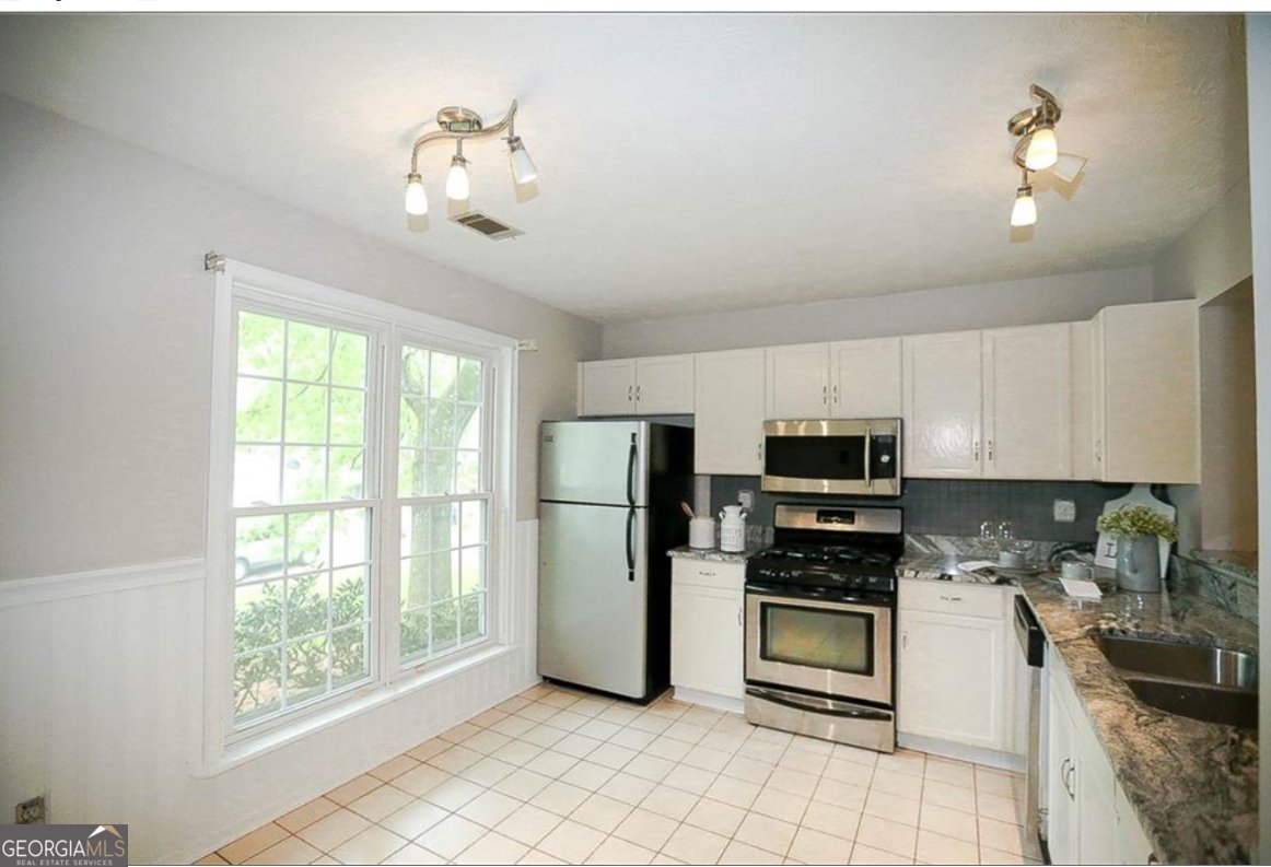 2668 Crystal Lane Lawrenceville - Photo 9