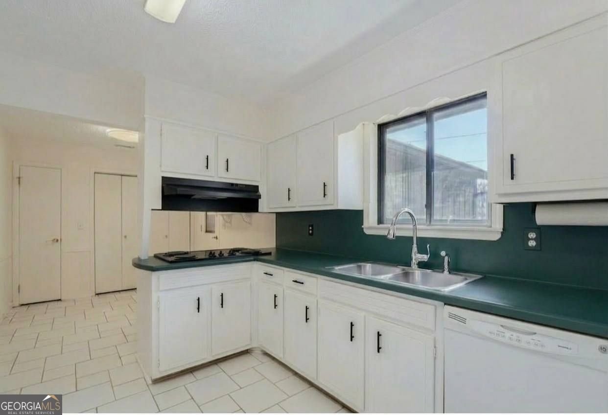 4759 Mockernut Court Lilburn - Photo 6