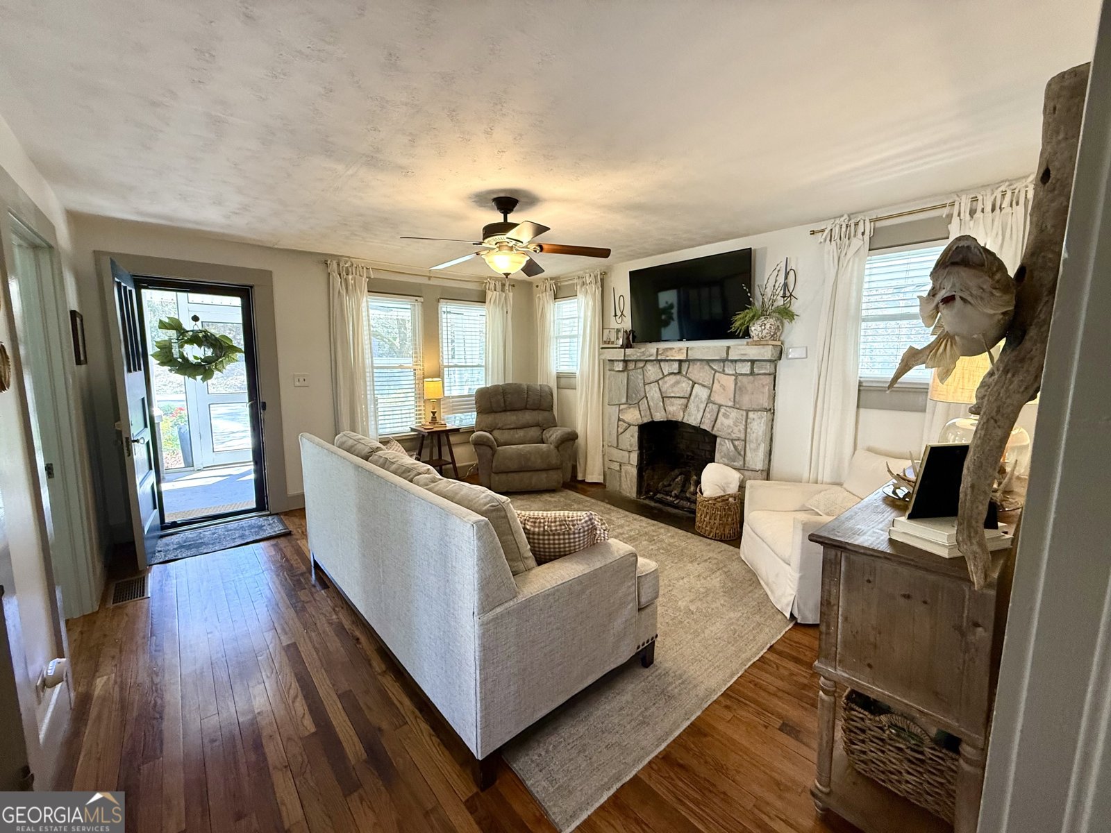 141 York Street Clarkesville - Photo 12