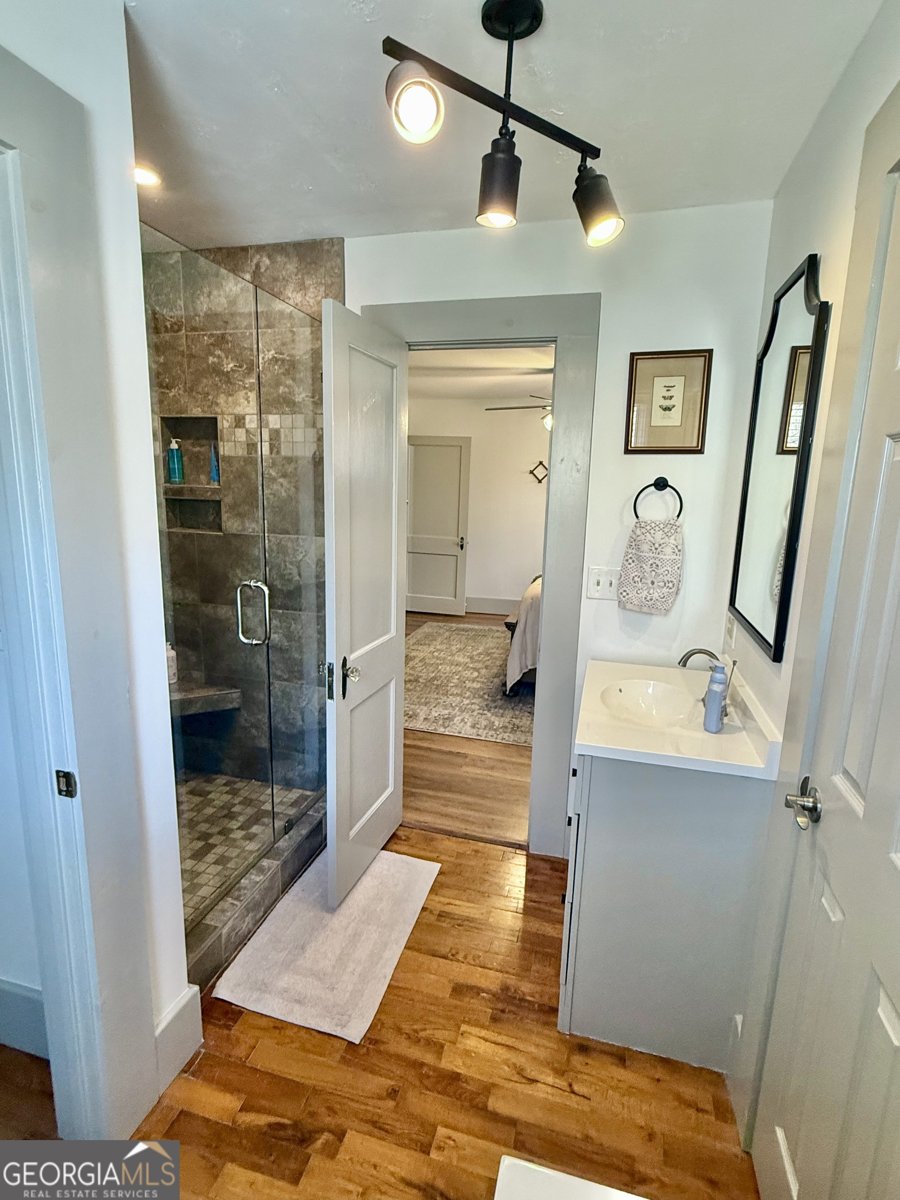 141 York Street Clarkesville - Photo 37