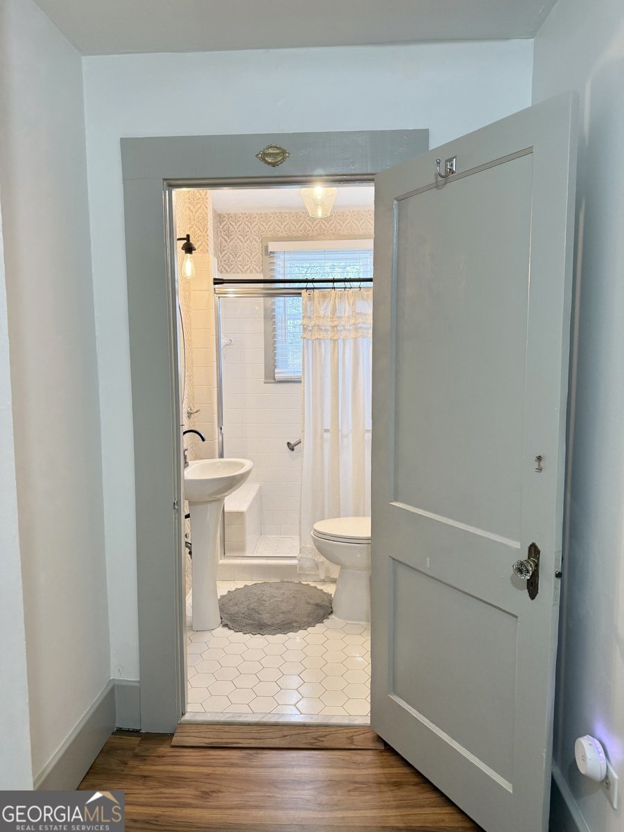 141 York Street Clarkesville - Photo 38