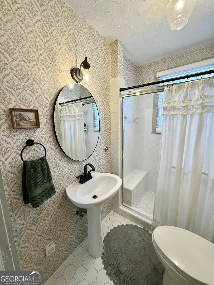 141 York Street Clarkesville - Photo 39