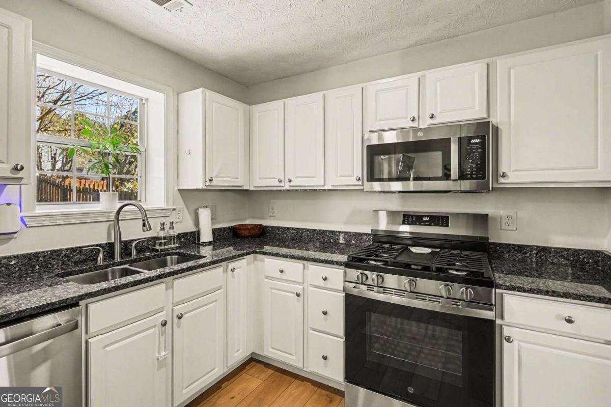 1672 Evanston Circle Marietta - Photo 14