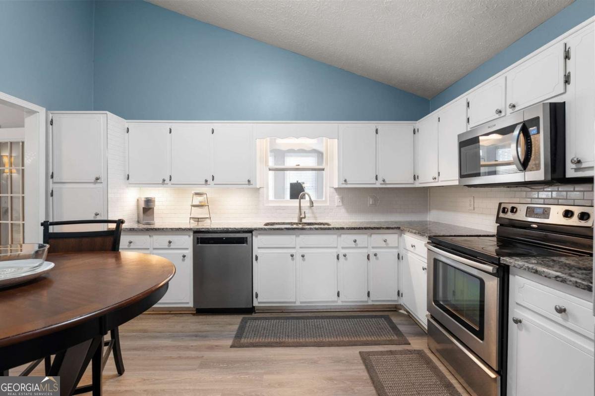 695 Hill Meadow Drive Dacula - Photo 6