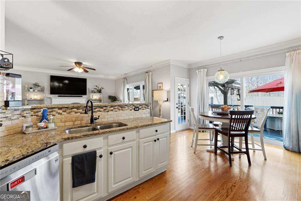 6036 Bateau Drive Flowery Branch - Photo 9