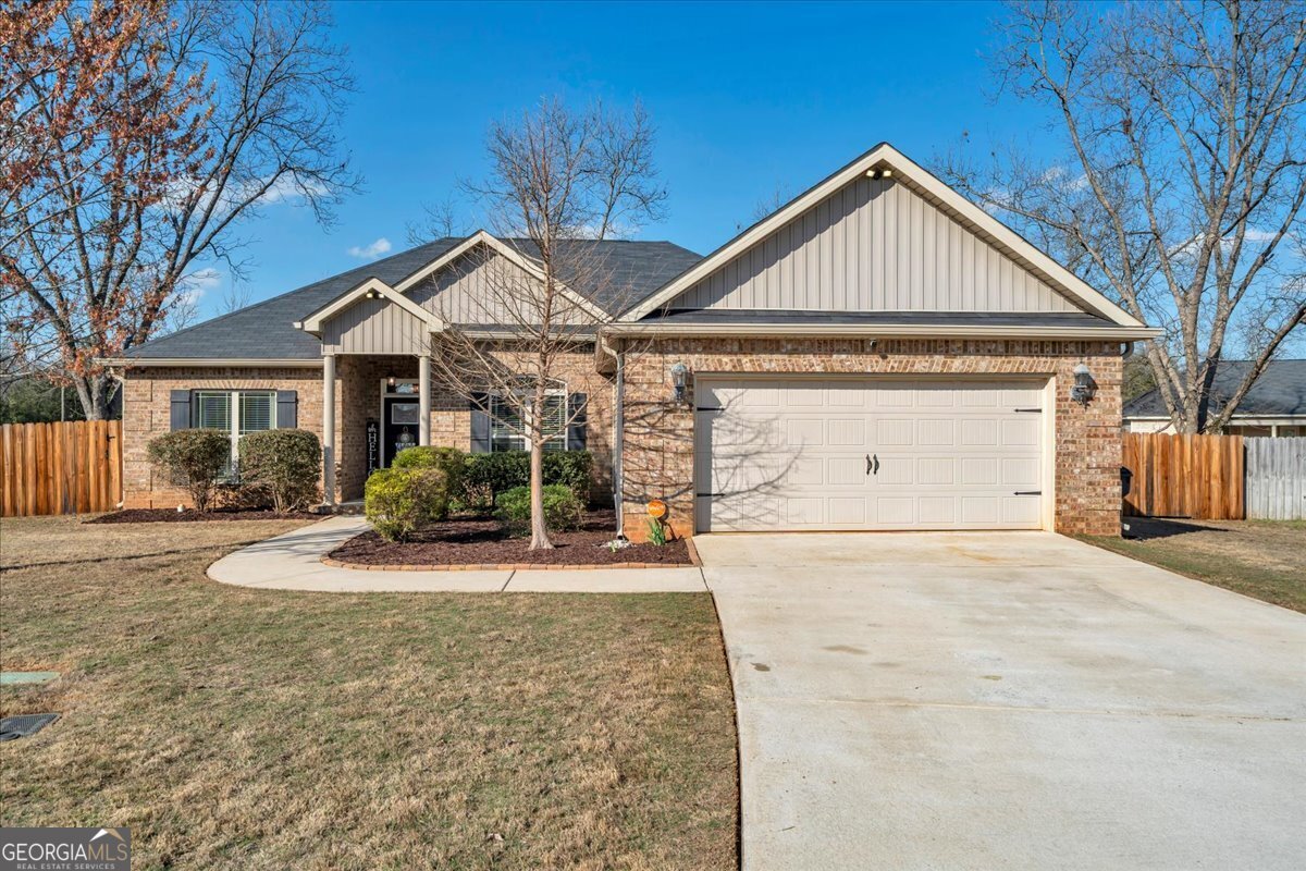 102 McEwen Court Perry - Photo 1