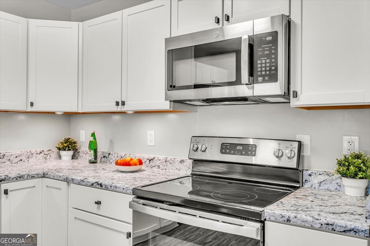 1223 Waldburg Street Savannah - Photo 10