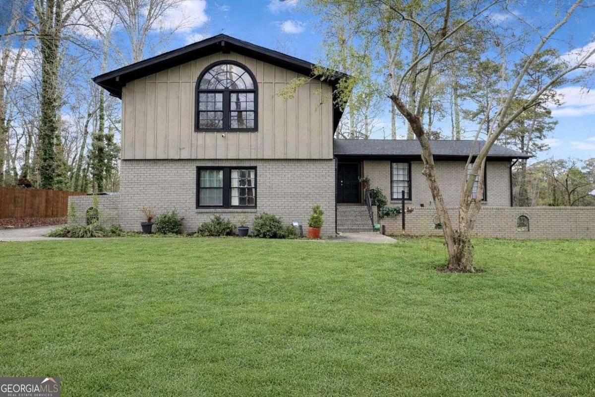 957 Rowland Road Stone Mountain - Photo 1