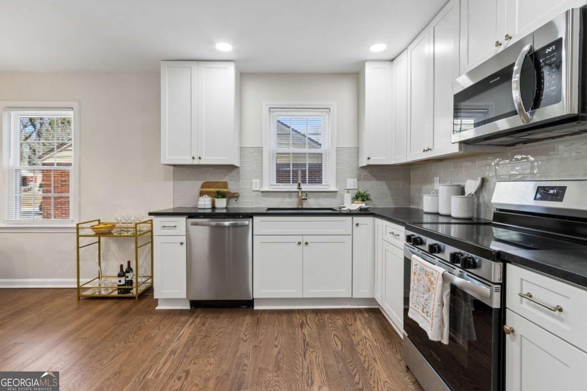 490 Lynnhaven Drive Atlanta - Photo 9