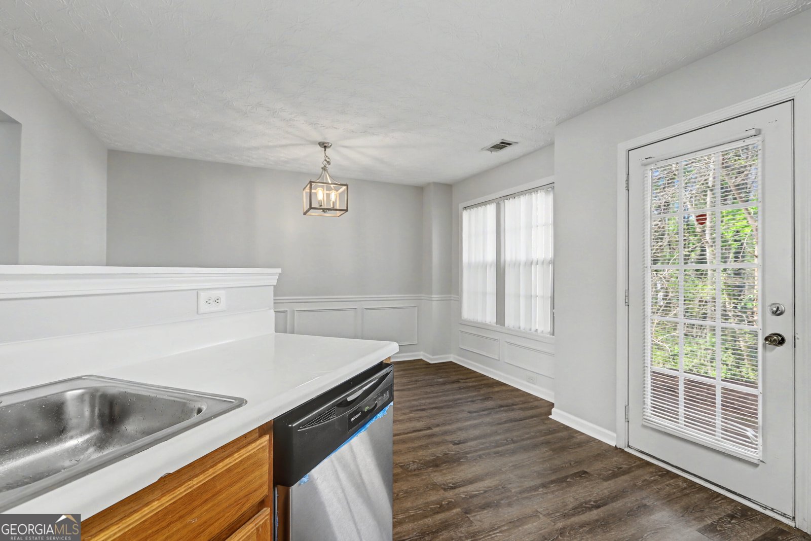 4612 Grand Central Parkway Decatur - Photo 9