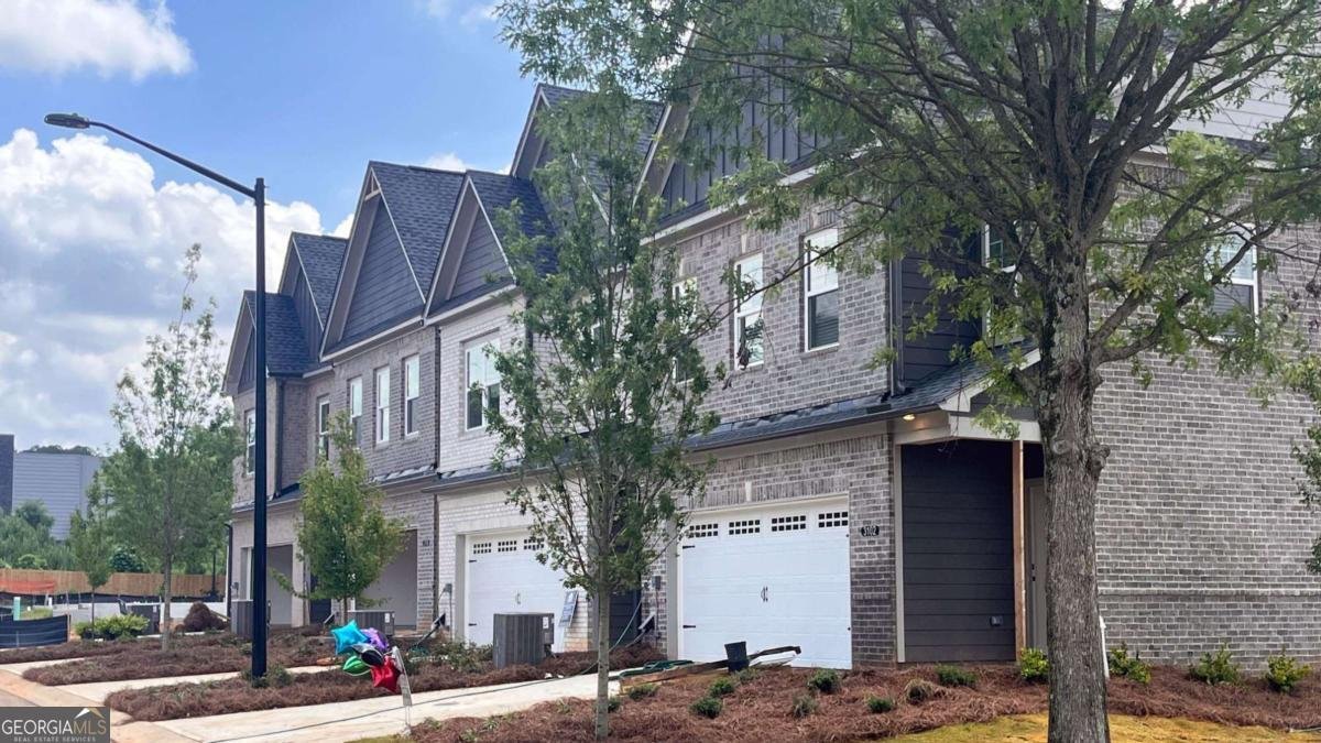 3140 Marbella Circle Kennesaw - Photo 1