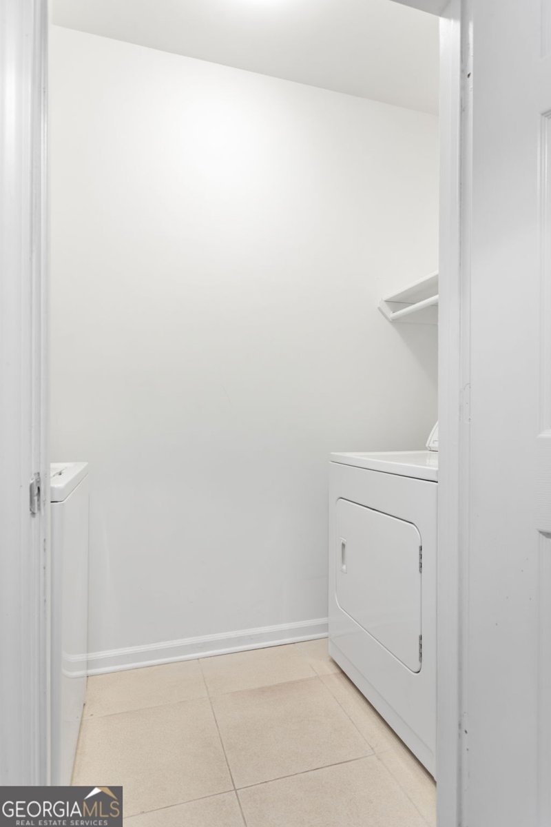 1250 Parkwood Circle Atlanta - Photo 13