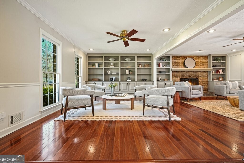 235 Oak Leaf Circle Roswell - Photo 8