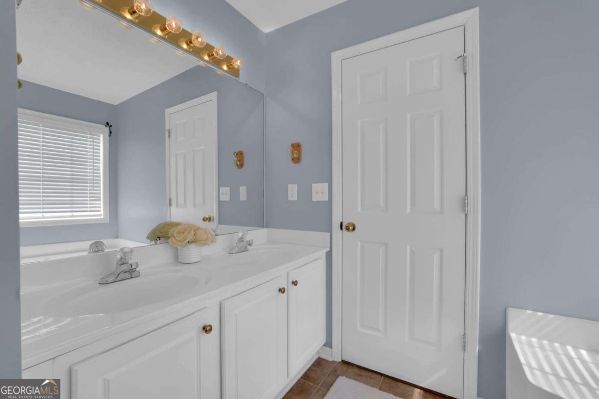 6185 Devonshire Drive Flowery Branch - Photo 24