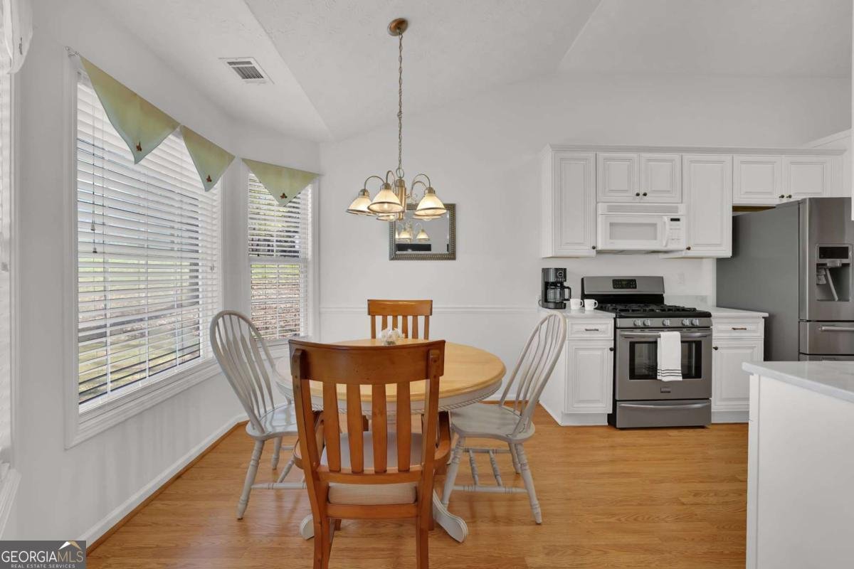 6185 Devonshire Drive Flowery Branch - Photo 9