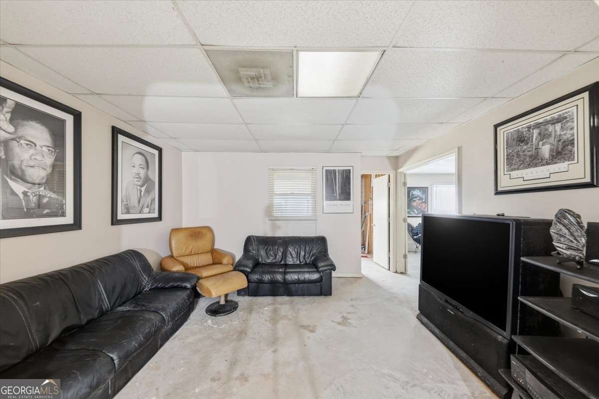 110 Varsailles Place Ellenwood - Photo 45