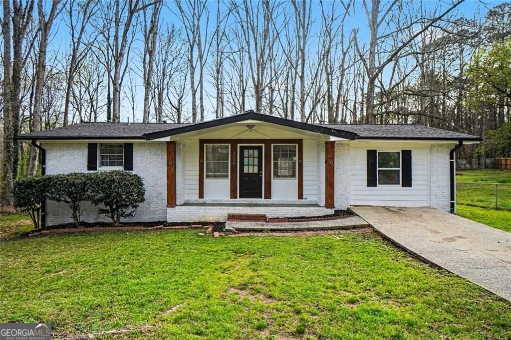 2116 Terry Lane Douglasville - Photo 1