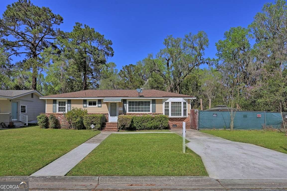 2444 39Th Street Savannah - Photo 1
