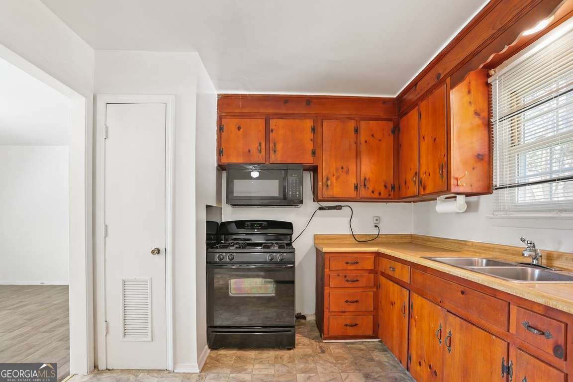 2444 39Th Street Savannah - Photo 17