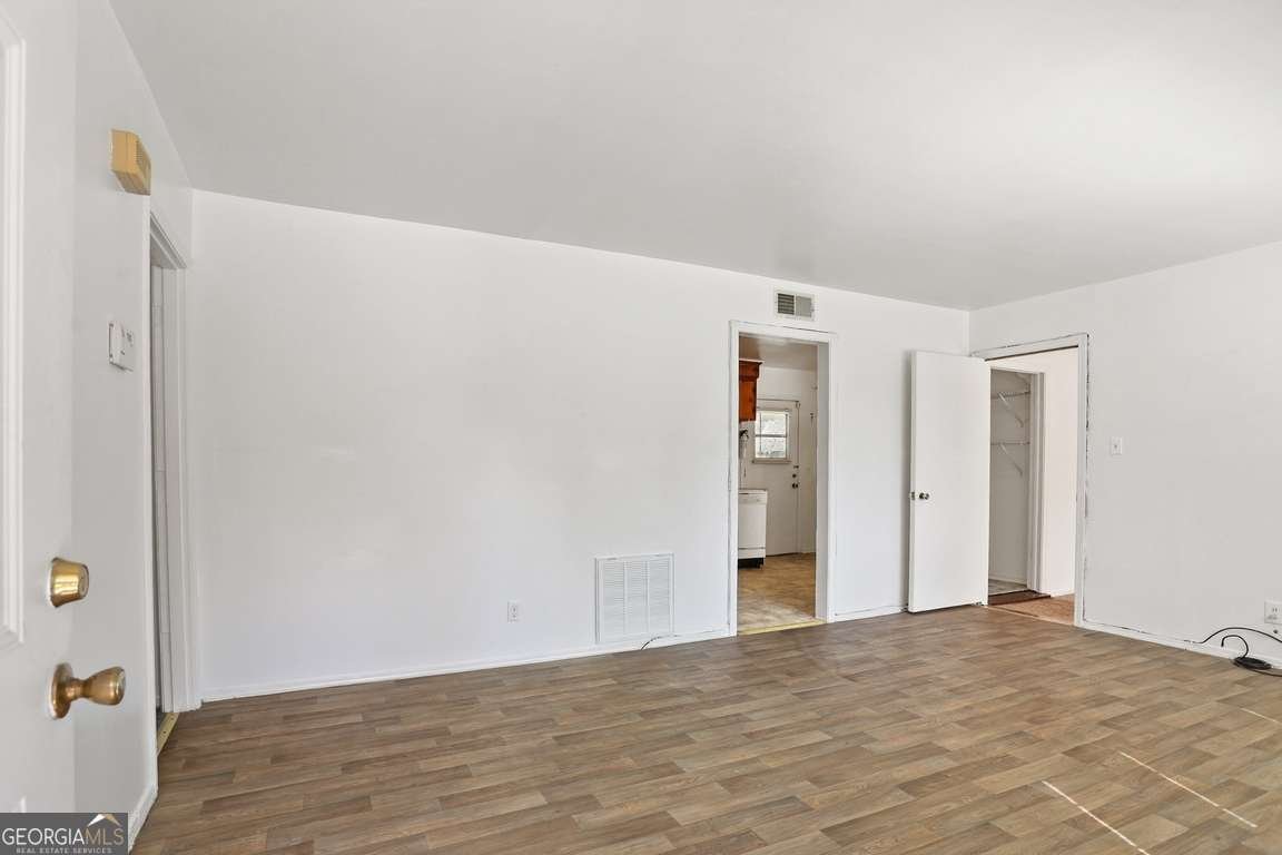 2444 39Th Street Savannah - Photo 9