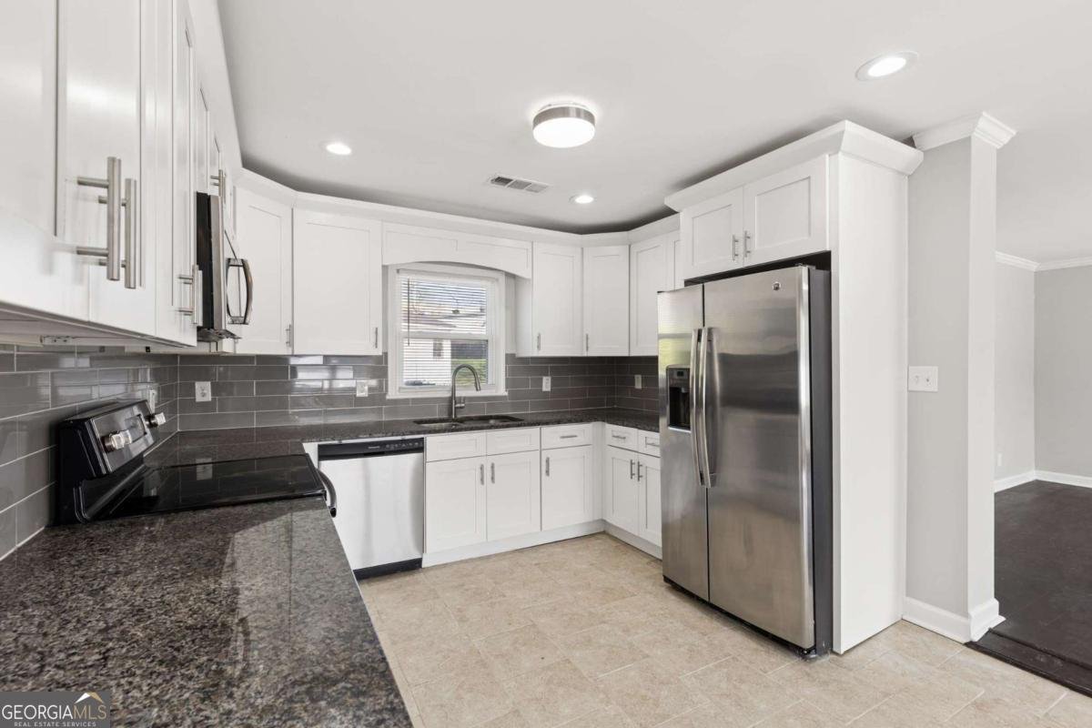 2411 Harvel Drive Atlanta - Photo 12