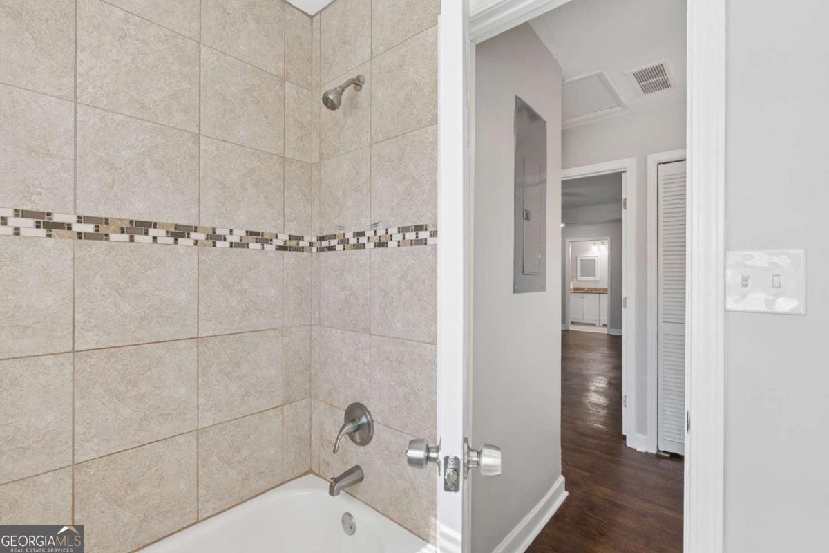 2411 Harvel Drive Atlanta - Photo 18